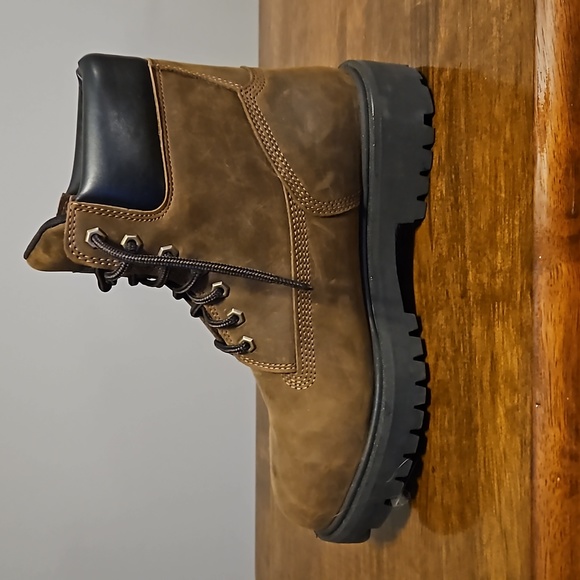 Timberland Pro with  Anti-Inflammatory Technology - Picture 3 of 5